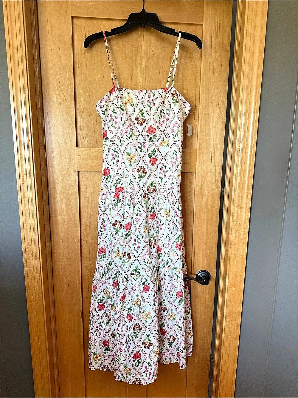 Petal & Pup Brooks Maxi Dress Floral White & Pink Size Medium. NWT